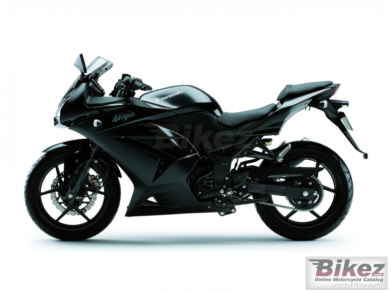 Big Kawasaki ninja 250r picture and wallpaper from Bikez.com